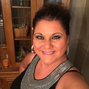 Meet your Posher, Kresta